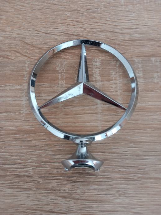 Mercedes znak za haubu