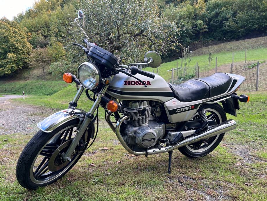 Honda CB250N