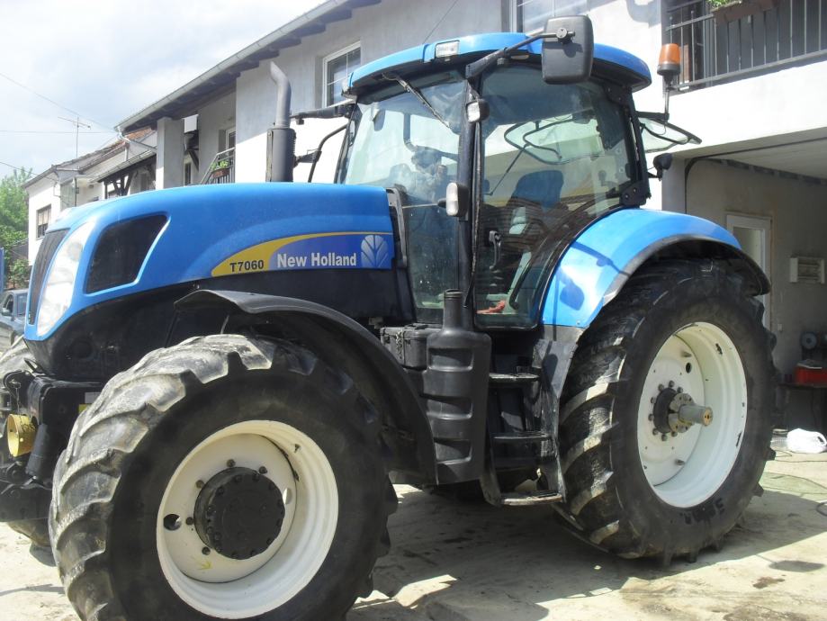 New Holland T 7060