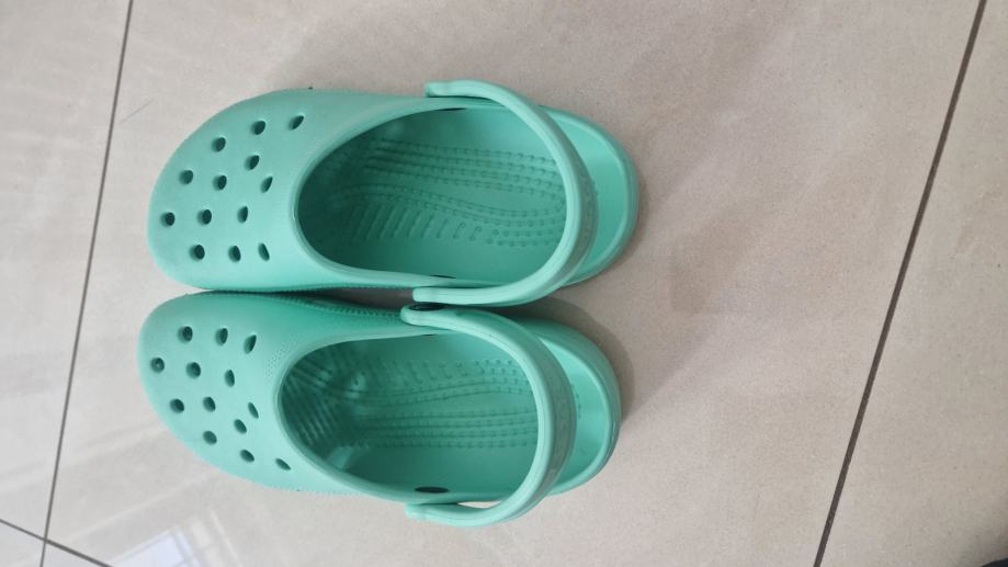 CROCS-ice zelene 6,8(38,39)