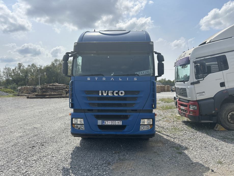 IVECO ŠUMAR I PRIKOLICA, 2011 god.