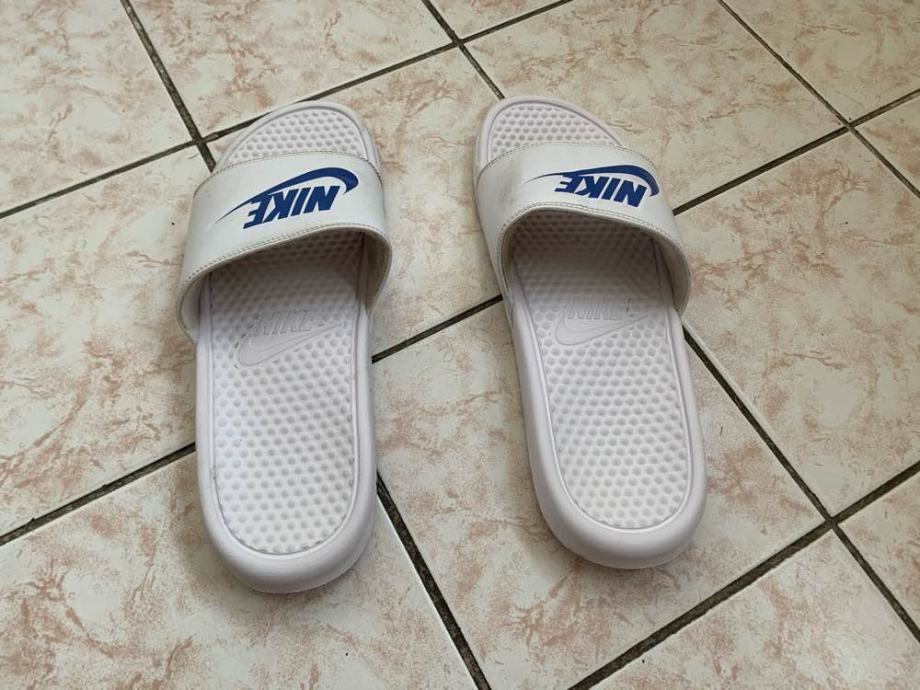 nike benassi 45