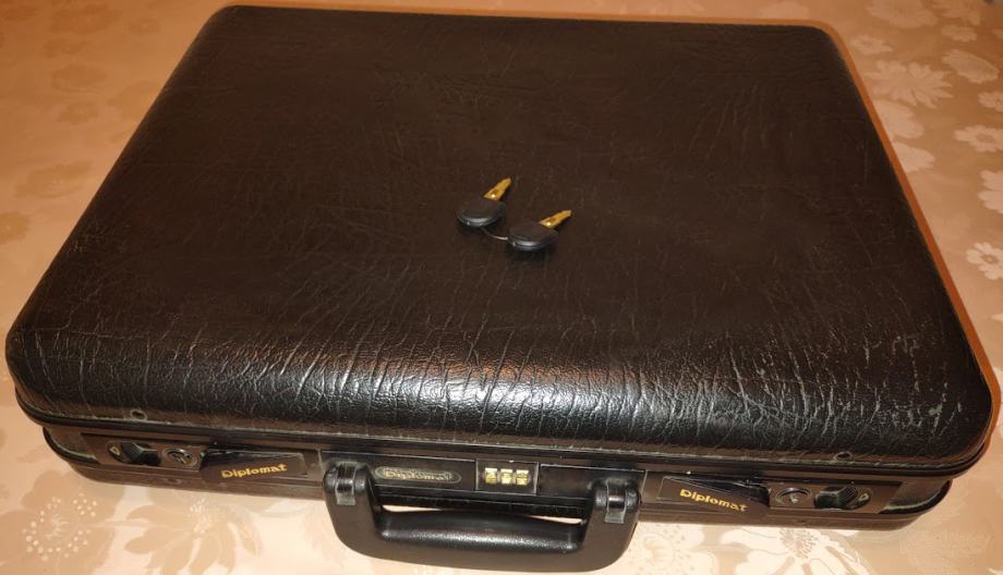 vintage SAMSONITE "DIPLOMAT" aktovka sa šifrom, kao nova