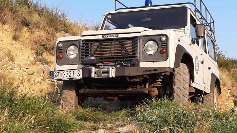 BRANIK PREDNJI ZA LR DEFENDER