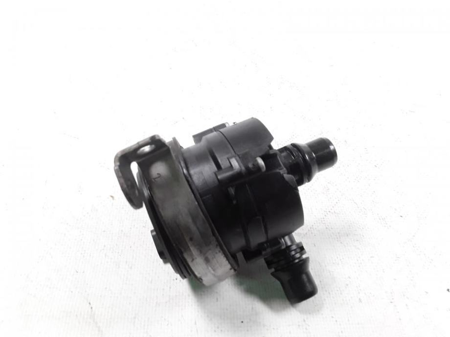 CIRKULACIONA PUMPA A0005000900 0392023240 MERCEDES C CLASS (W205) 2014