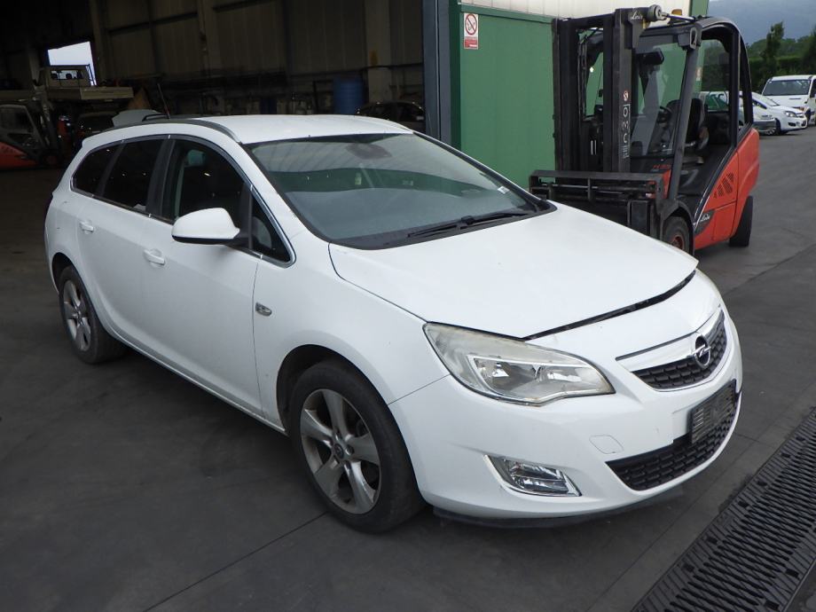 Opel Astra J 1.7D po dijelovima