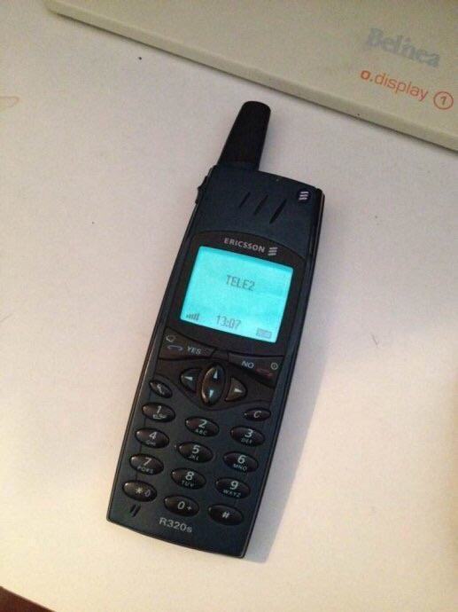 Vintage mobitel Ericsson R320