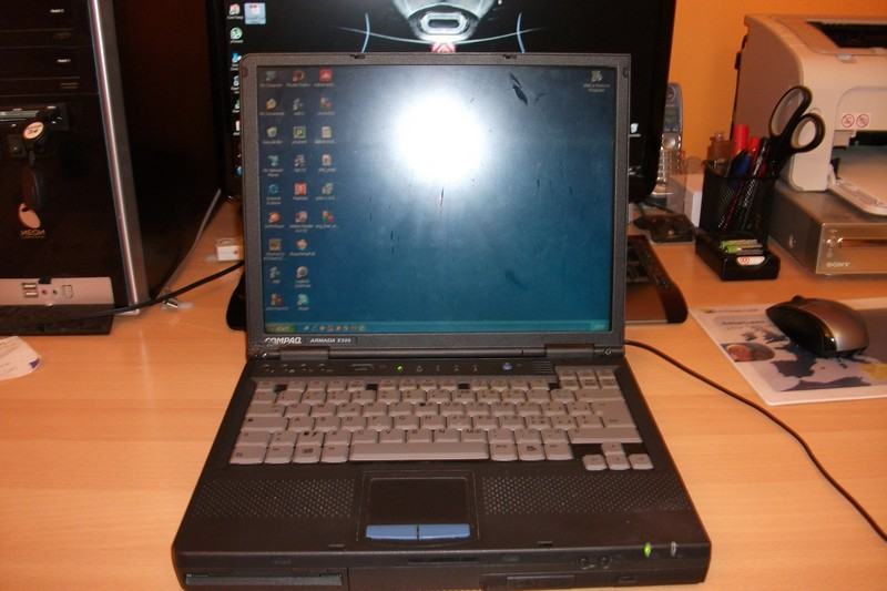 Compaq armada e500, stari laptop