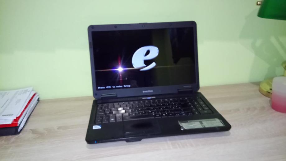 LAPTOP ACER eMACHINES e527