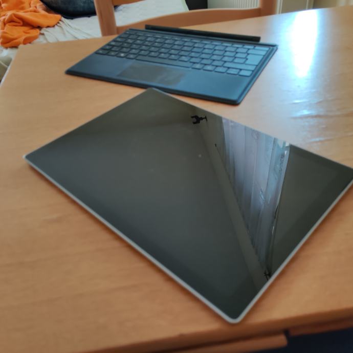 Microsoft Surface Pro 4 Touch i5-6300u/8GB/256GB SSD