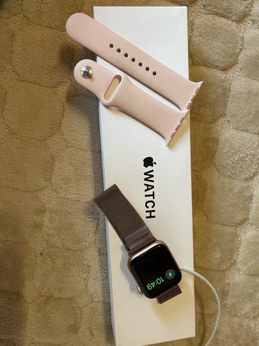 Apple watch se pink