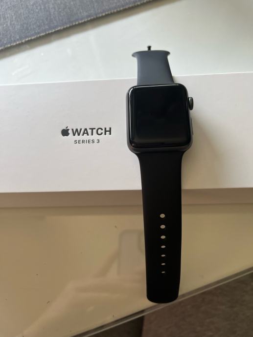 Apple Watch Series 3, 42mm Space Gray