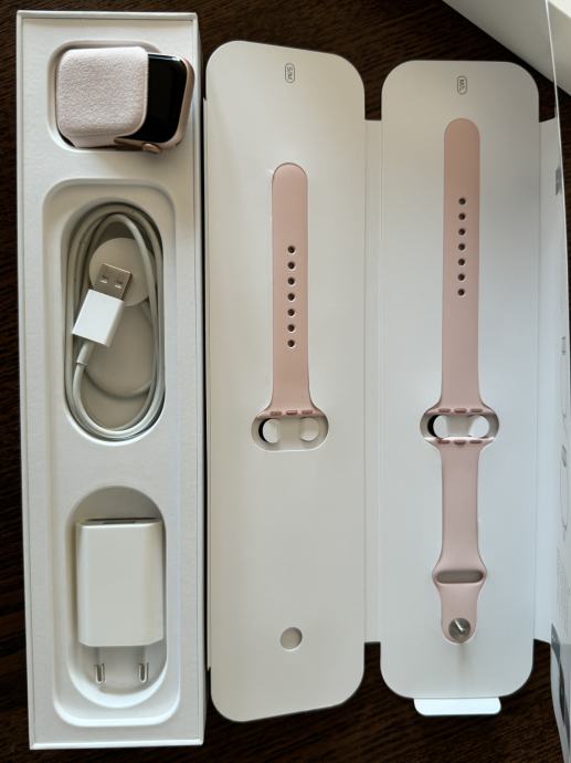 Apple Watch Series 5, 40mm, Gold Aluminium Case