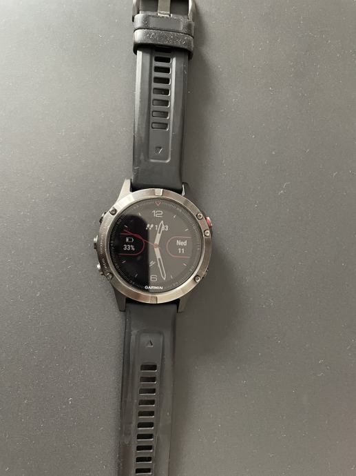 Garmin Fenix 5 pametni sat