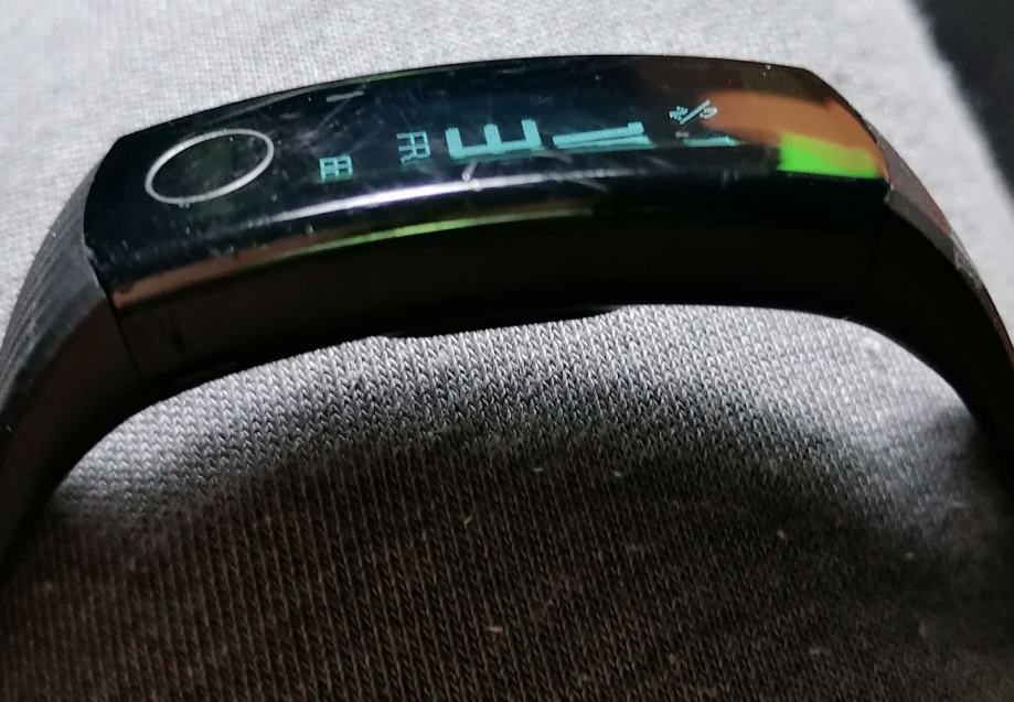 Не заряжается honor band 3