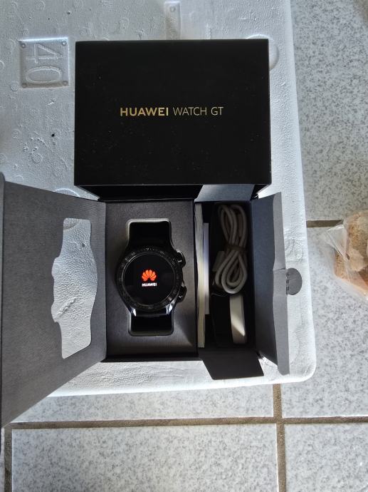 HUAWEI WATCH GT Graphite black *OČUVAN*