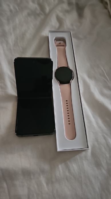 Samsung galaxi z4 flip + samsung watch 5