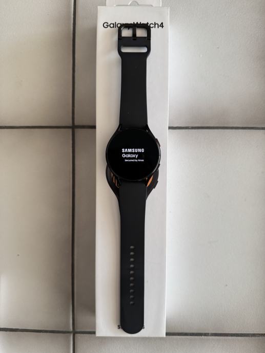 SAMSUNG Galaxy Watch 4 Crni, 44 mm