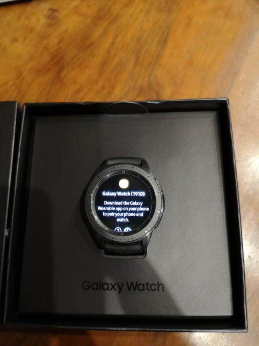 Samsung Galaxy Watch 42mm, bez tragova korištenja - HITNO