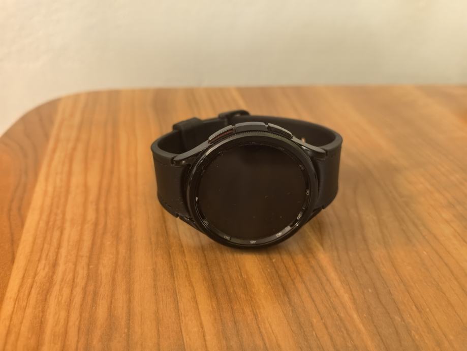 Samsung Galaxy Watch6 Classic 47mm crni