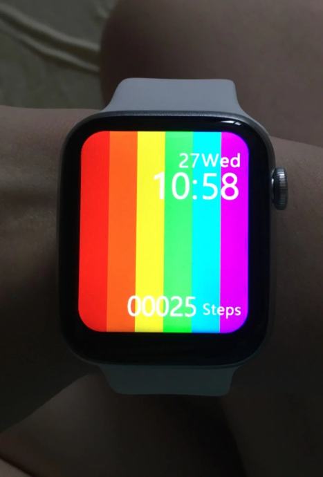 Smartwatch izgledom kao iwatch