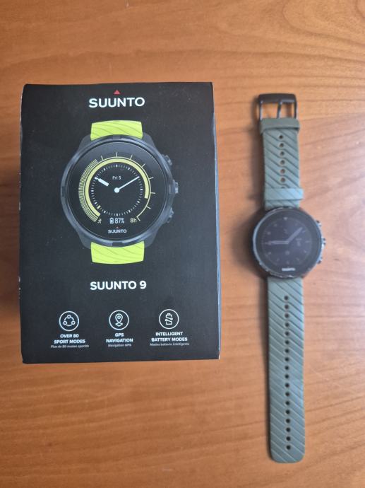 Sportski sat Suunto 9