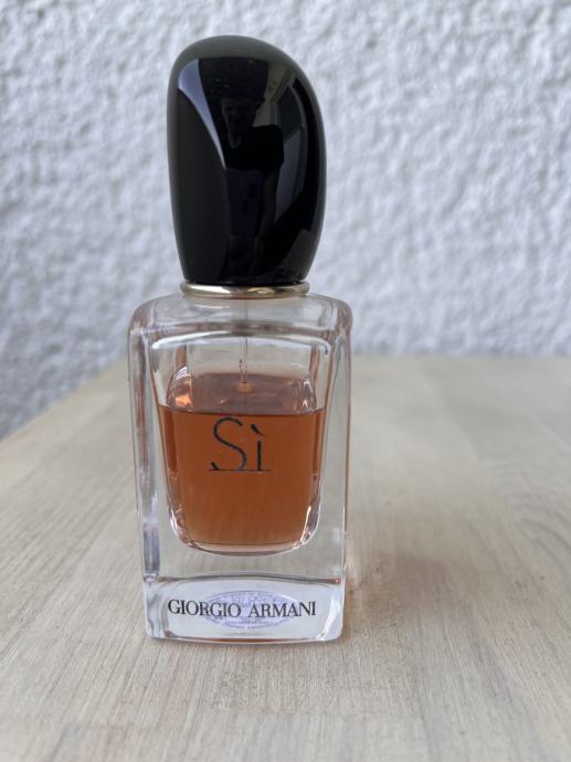 Armani Sì 30ml EDP / TOTALNA ČISTKA