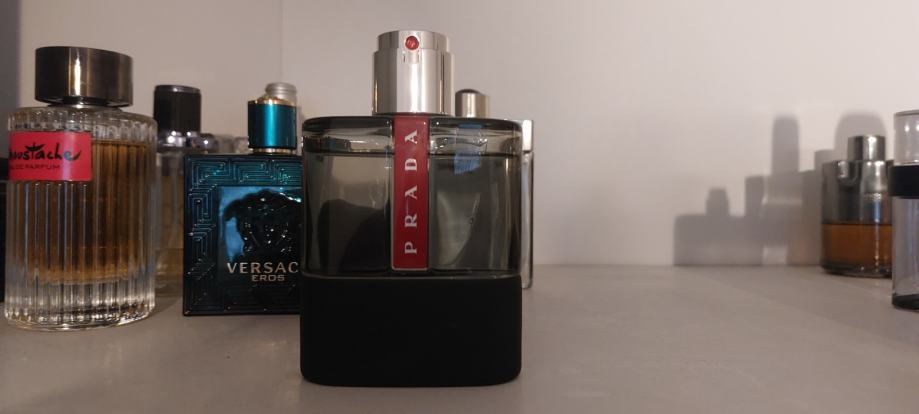 Prada discount carbon parfem