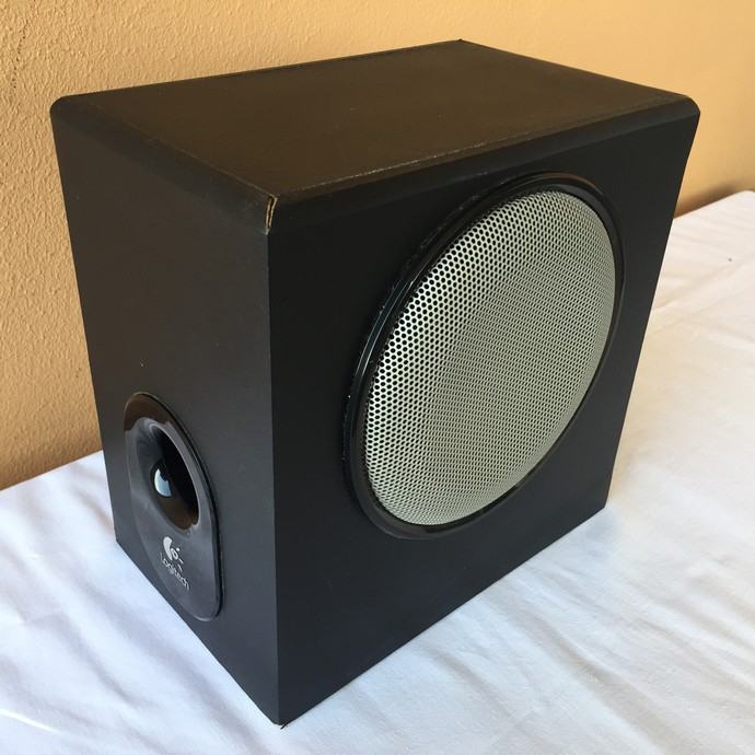 Logitech X-230 subwoofer, neprovjeren