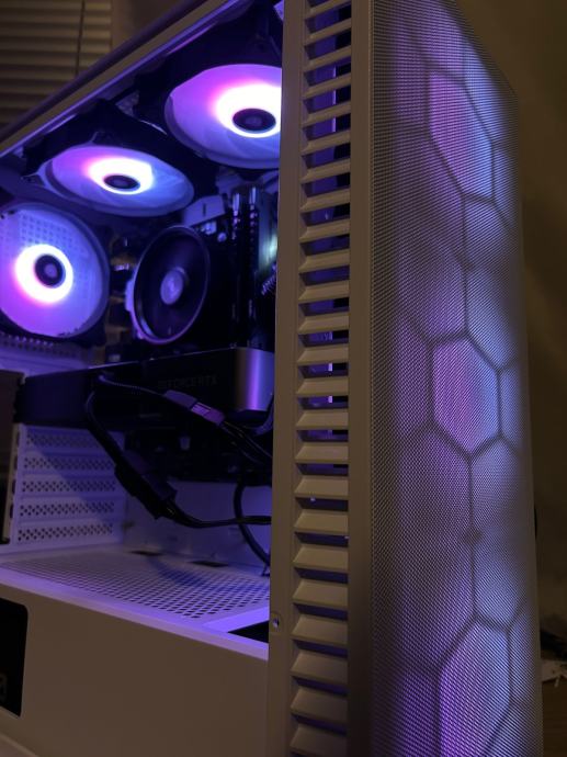 Gaming PC ( RTX 3070 & Ryzen 5 5600 )