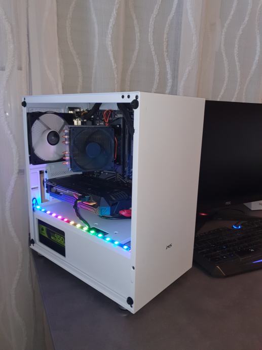 GAMING PC--Ryzen 5 1600X + GTX 1060 3Gb ..RAM 8Gb..RGB Kućište-Win 10