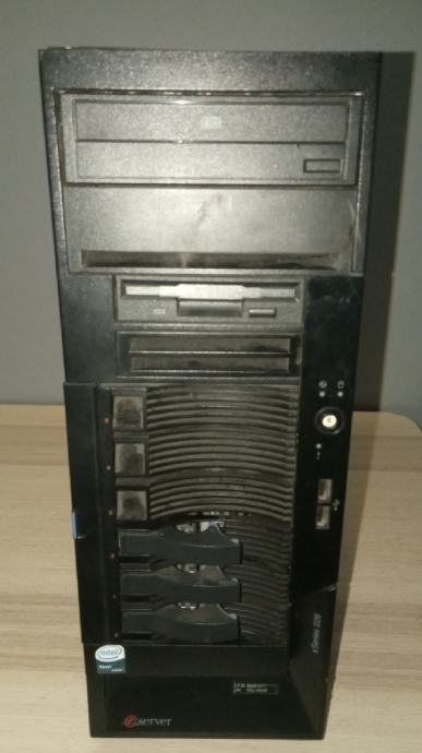 IBM eServer xSeries 226 Tower model 8648 x226 server