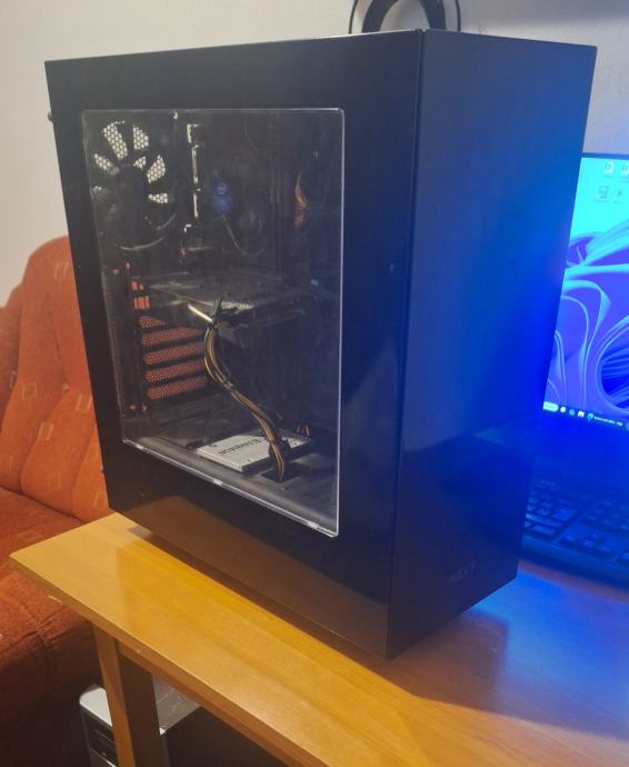 Intel Core i3 7100, Asus RX460 4GB, 16GB DDR4