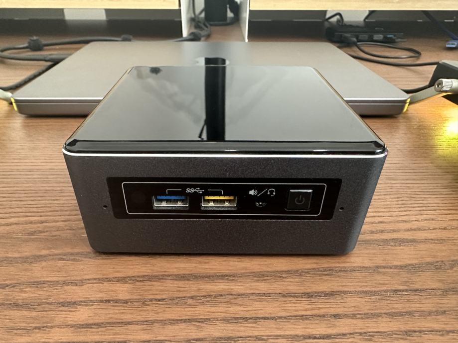 Intel Nuc NUC7i6BNH