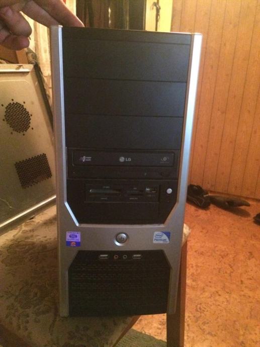 PC racunalo RAM 4gb HDD 500gb Graficka kartica msi R7 240 2gb DDR3