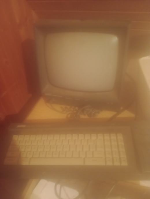 Kompjuter AMSTRAD 128 K