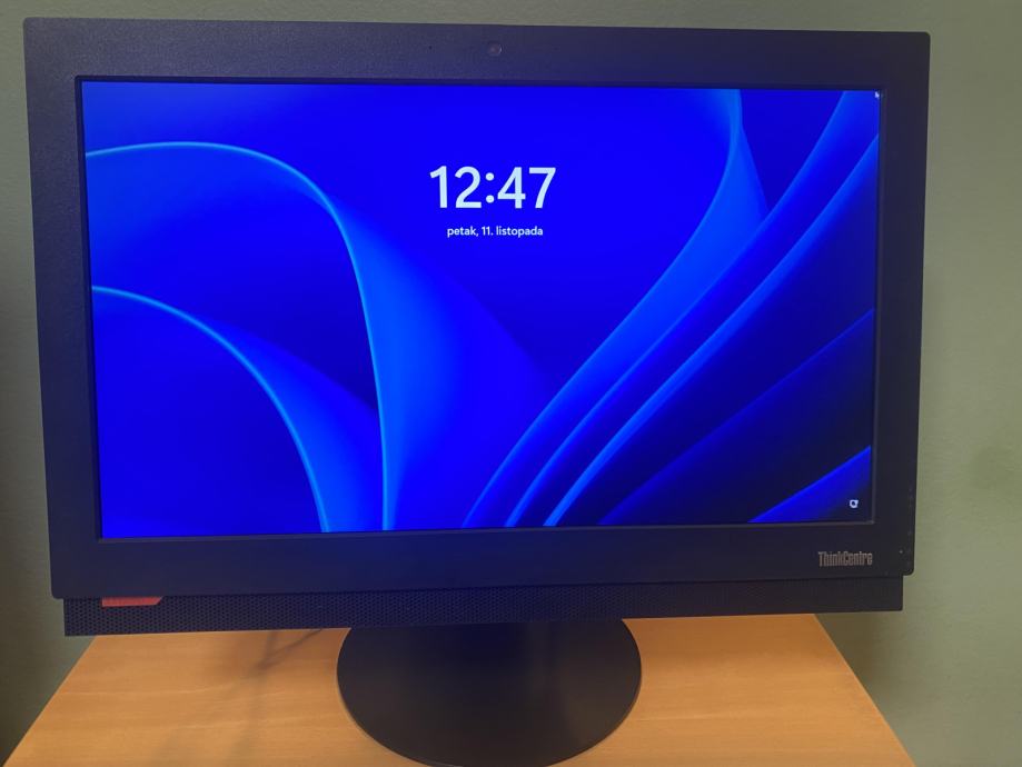 Lenovo AIO PC u 22" FHD monitoru i3-7th/8GB/500GB SSD/Win11Pro,jamstvo