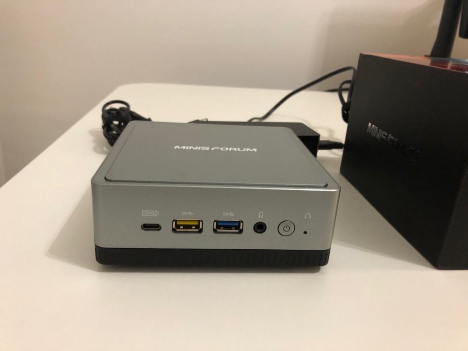 Minisforum UM350 mini desktop