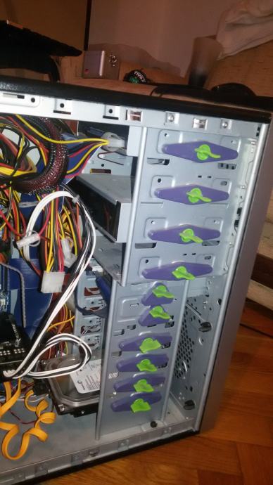 PC (intel Q6600 2,4GHz Geforce GTX560