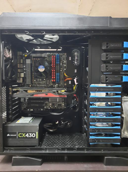 PC kućište - i5-2400, R9 270X 2GB, 12GB DDR3