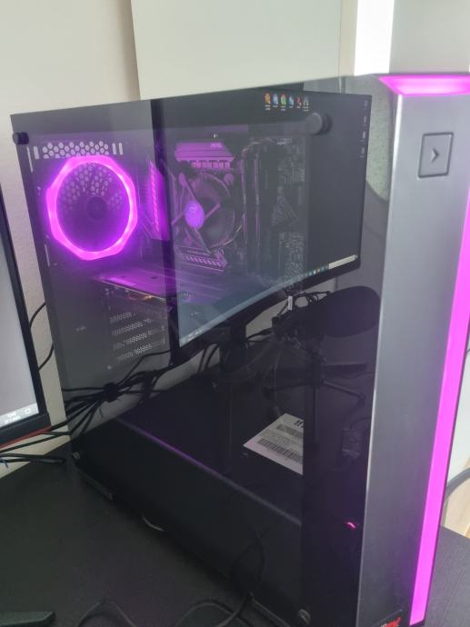 Prodajem Gaming PC i Monitor