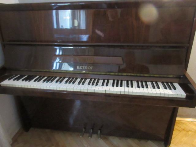 Pianino Petrof