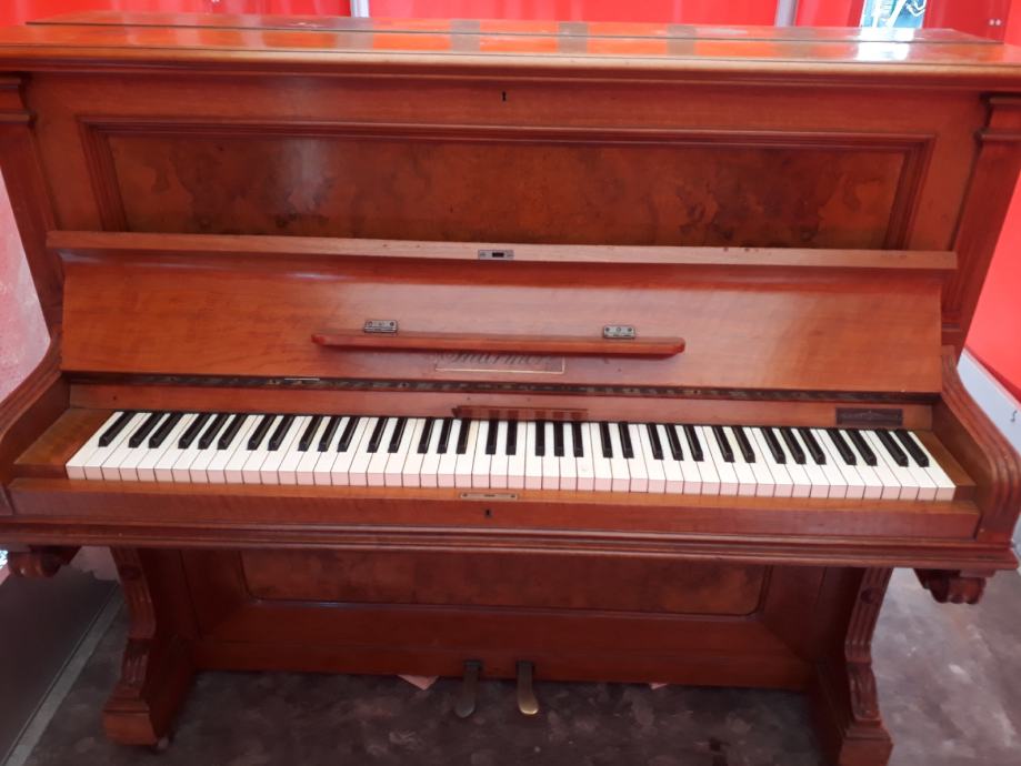 PIANINO FERD. THURMER 1906