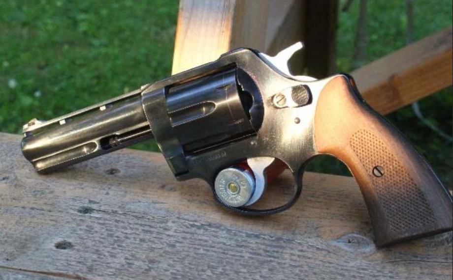 MAGNUM REVOLVER 357 CZ