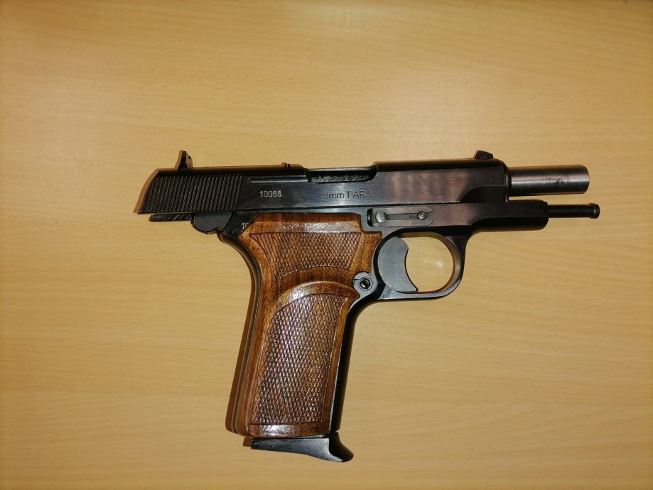 Pisolj CZ 9 mm dugi