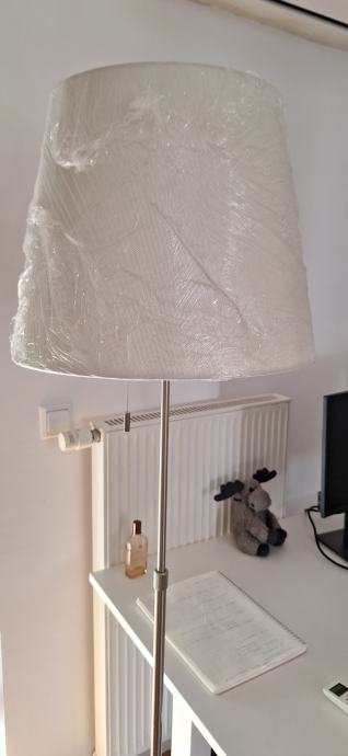 IKEA podna lampa sa sjenilom