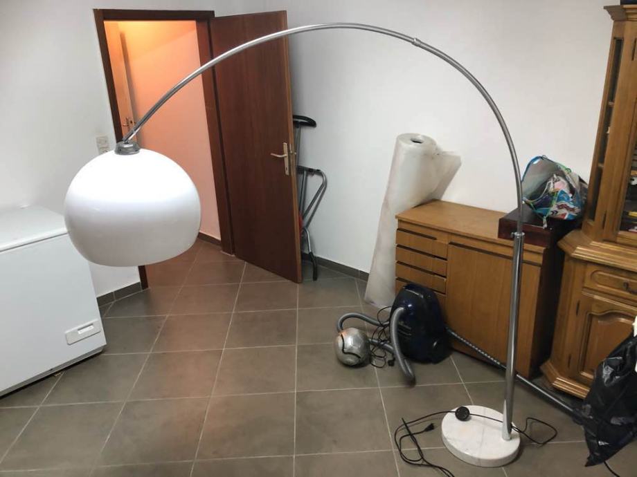 Lampa podna