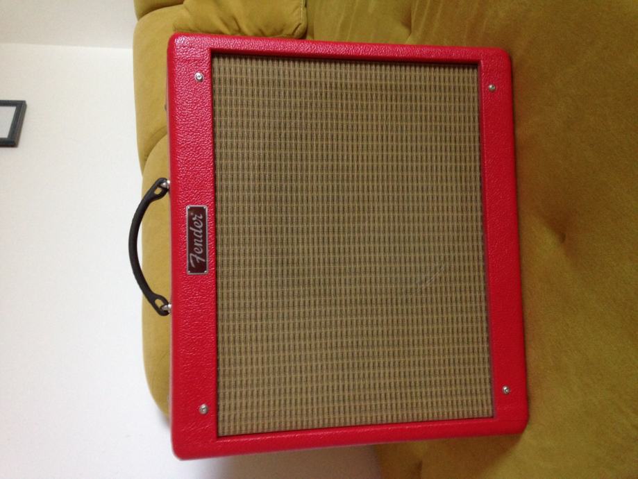 Fender Blues Junior Limited Edition Combo - Texas Red (Vintage 30)