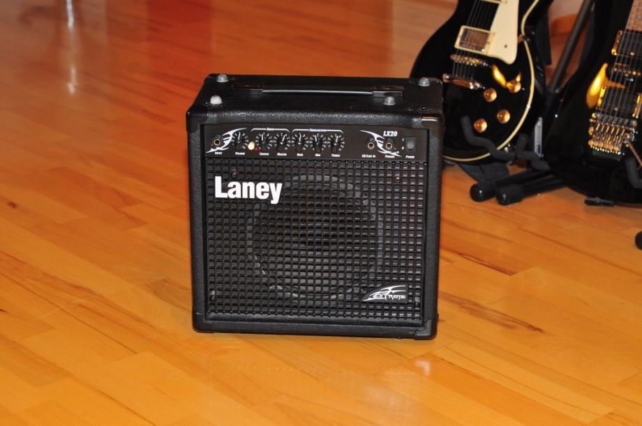 Laney LX-20 gitarsko pojačalo 15W