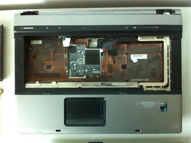 HP 6735b laptop (p/n: FU379ES) u dijelovima